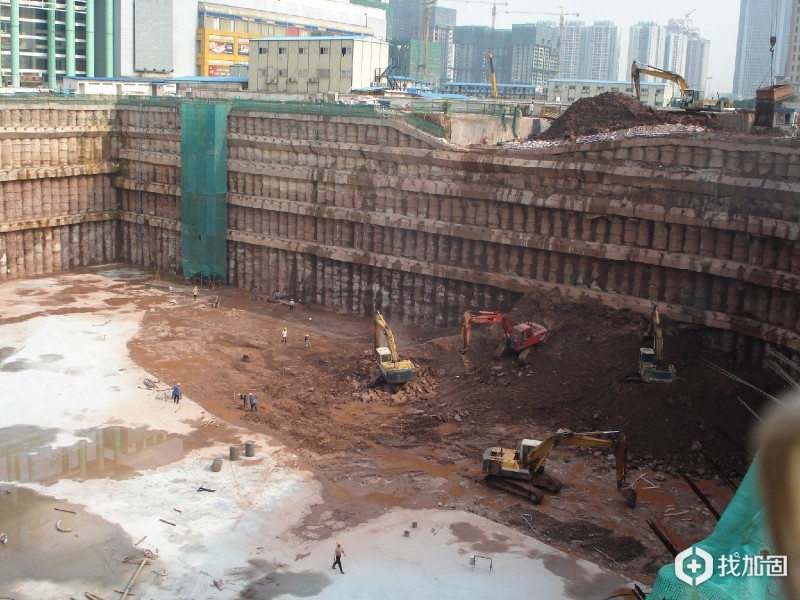 基建开挖基坑施工中