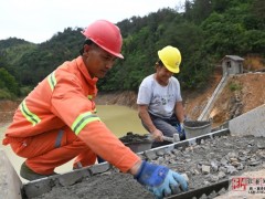 浙江省杭州市临安：加固水库 迎接汛期