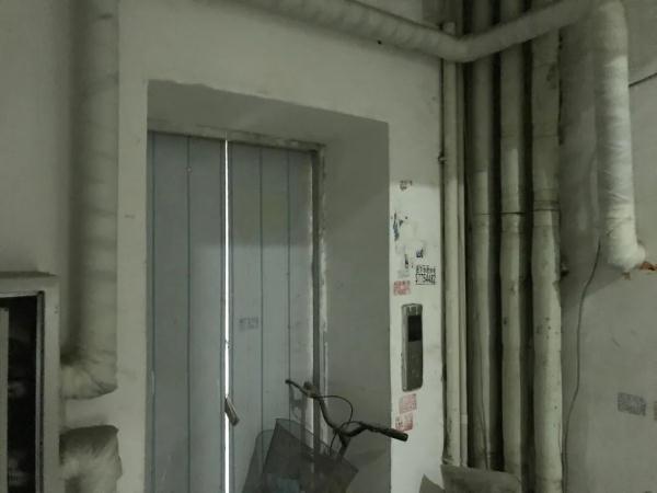电梯井内部图片