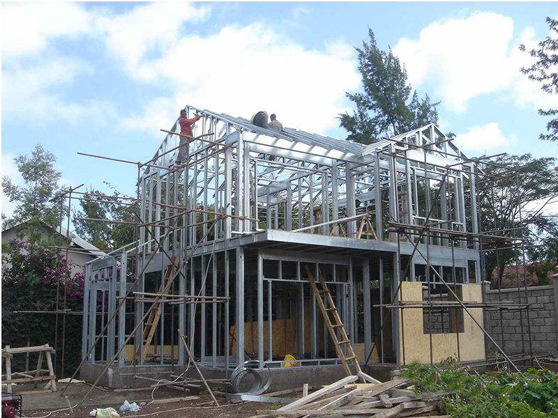 选购轻钢结构别墅施工材料时,哪些指标必须重点考察?